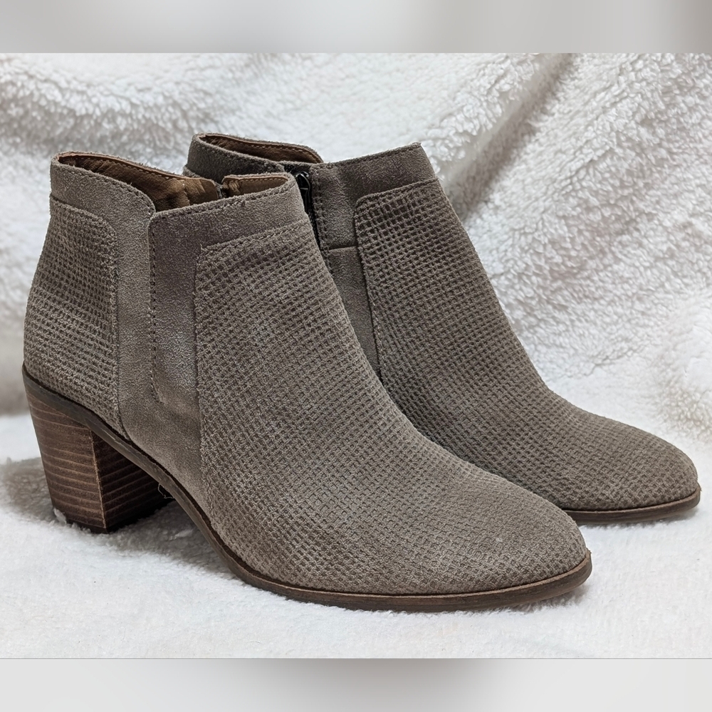 Lucky Brand Women's 8.5 LP Ponic Taupe Suede Block Heel Ankle Booties